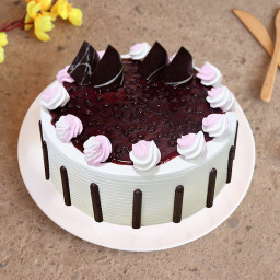 Berryful Cake: Available in Half Kg, One Kg, One and Half Kg, Two Kg & Three Kg Berryful Cake Berryful Cake: Available in Half Kg, One Kg, One and Half Kg, Two Kg & Three Kg Berryful Cake