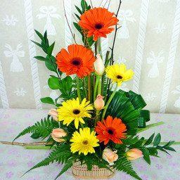 Yellow Rose Basket for Women's Day - Gerberas And Roses Basket Yellow Rose Basket for Women's Day - Gerberas And Roses Basket