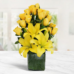 Yellow Rose Arrangement for Mother's Day - Yellow Fellow Yellow Rose Arrangement for Mother's Day - Yellow Fellow