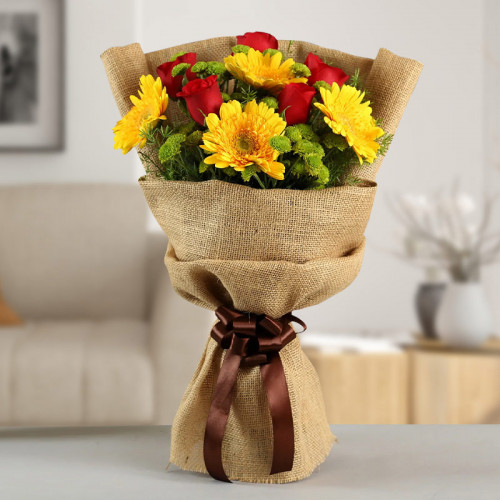 Red Rose Bouquet for Women's Day - Stretch The Hoot