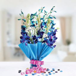 Pink Orchid Bouquet for Valentine's Day - Hues Of Love. Pink Orchid Bouquet for Valentine's Day - Hues Of Love.