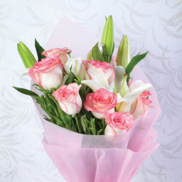 White Rose Bouquet for Father's Day - Pink Petal Melody White Rose Bouquet for Father's Day - Pink Petal Melody