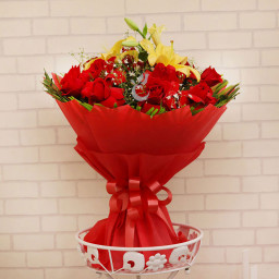 Red Rose Bouquet for Mother's Day - Lily and Roses Red Rose Bouquet for Mother's Day - Lily and Roses